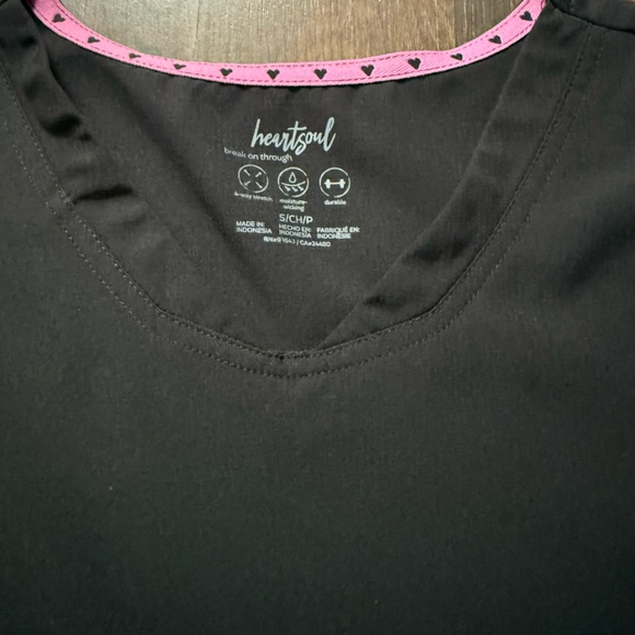 HeartSoul Black Scrub Top - Picture 2 of 6